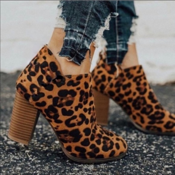 SHARI Leopard Booties! - Picture 3 of 8